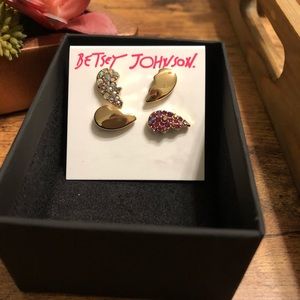 💔Betsey. Two pair of stud earrings. NWT.